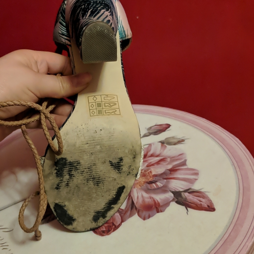 Heels - Picture 3 of 5